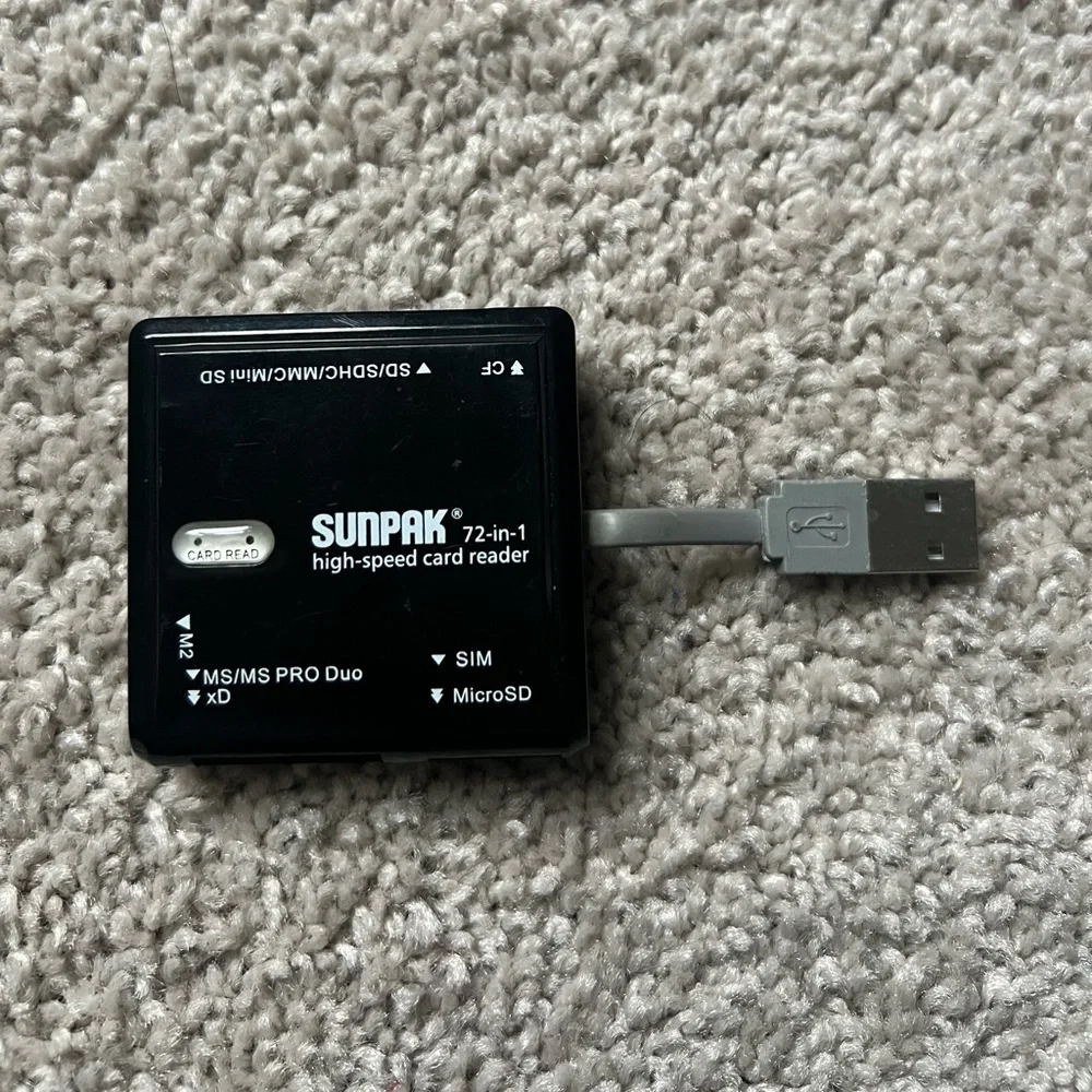 42. Sunpak 72 in 1 Card Reader
